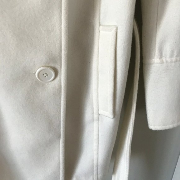 SuiteBlanco White Coat Size XL with Waist Strap - Picture 8 of 10